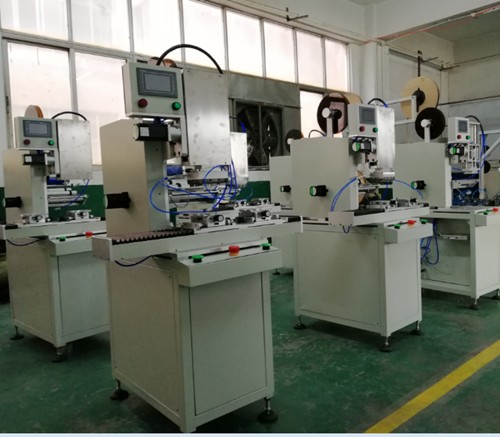 如何選擇半自動與全自動貼標機？